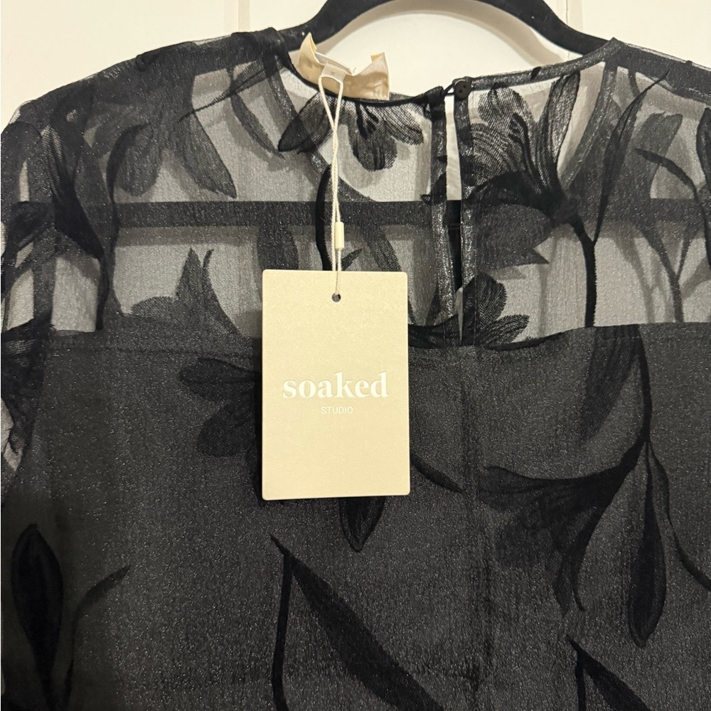 Soaked Women’s Black Sheer Floral Women's Top Size Medium NWT - Picture 4 of 4
